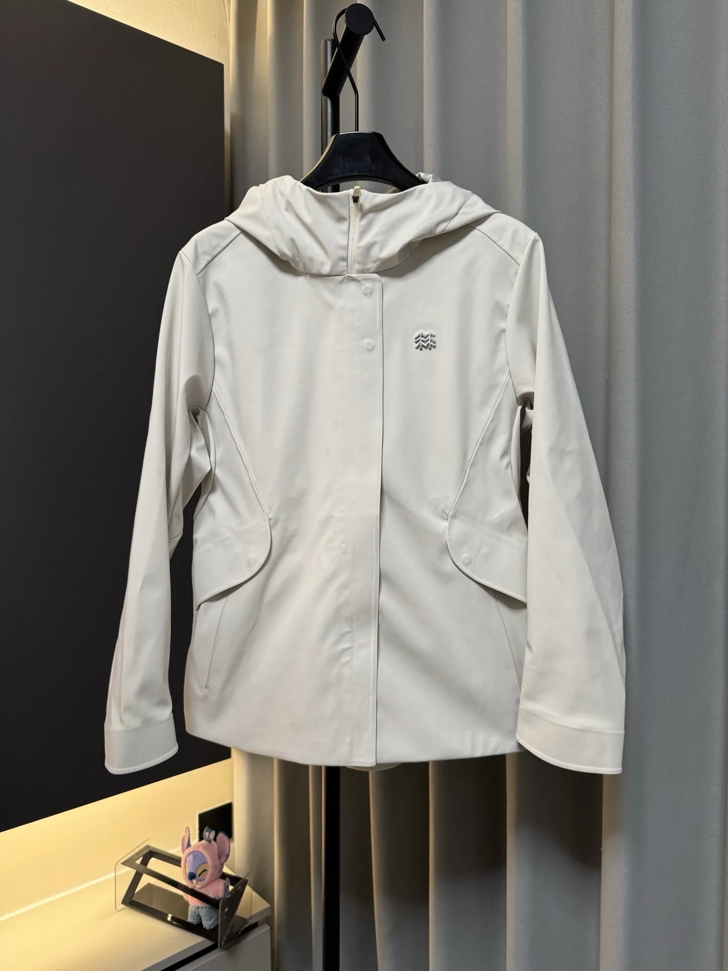 [Premium Replica] KOLON SPORT/Kelon 26Fw Autumn and Winter New Arrival Outdoor Soft Shell Jacket Women's Breathable Waterproof Windproof 3L TECHSHELL Soft Shell Magnetic Hooded Jacket (Gray White) Size: s/m/l/xl/xxl